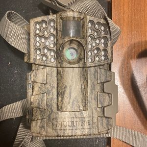 Moultrie trail cameras
